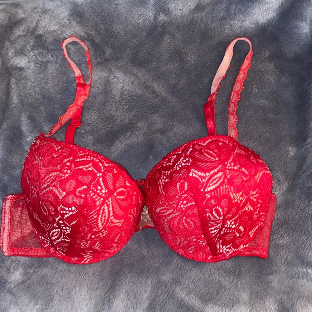 Sophie B. Bra